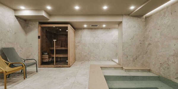 RegionalHotel_Indoor Pool 2